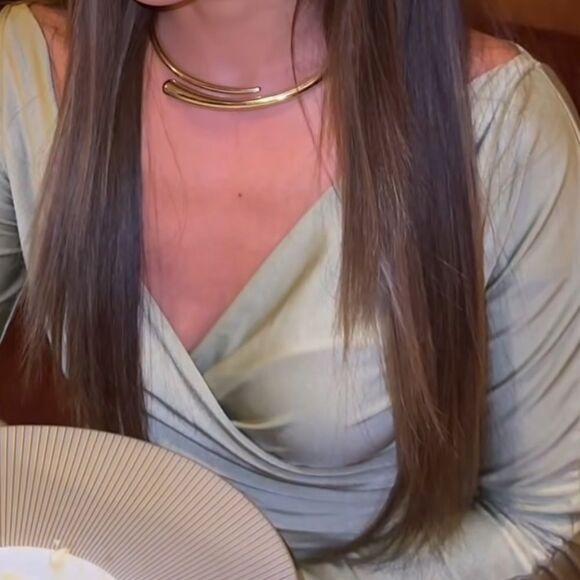 Unique gold choker - Picture 2 of 3